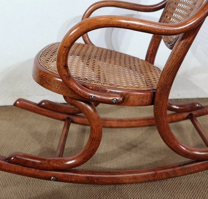 Model 12331 Childrens Rocking Chair in Beech by Michael Thonet for Thonet, 1910s-RVK-1424526