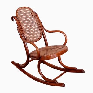 Model 12331 Childrens Rocking Chair in Beech by Michael Thonet for Thonet, 1910s-RVK-1424526