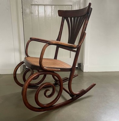 Model 221 Rocking Chair from Thonet, Austria, Early 20th Century-IVH-1817724