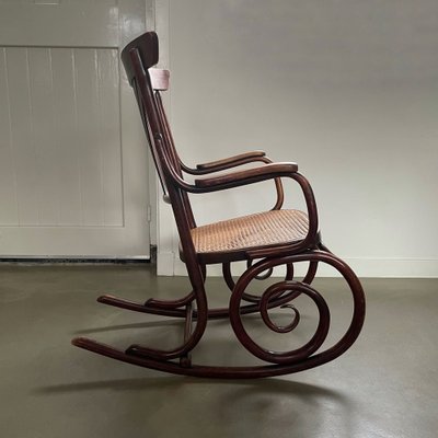 Model 221 Rocking Chair from Thonet, Austria, Early 20th Century-IVH-1817724