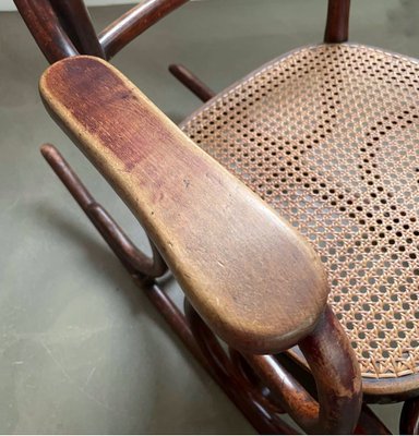 Model 221 Rocking Chair from Thonet, Austria, Early 20th Century-IVH-1817724