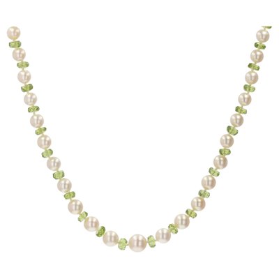 Modern Cultured Pearls Peridots 18 Karat Yellow Gold Clasp Necklace-OLU-1778273