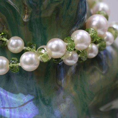 Modern Cultured Pearls Peridots 18 Karat Yellow Gold Clasp Necklace-OLU-1778273