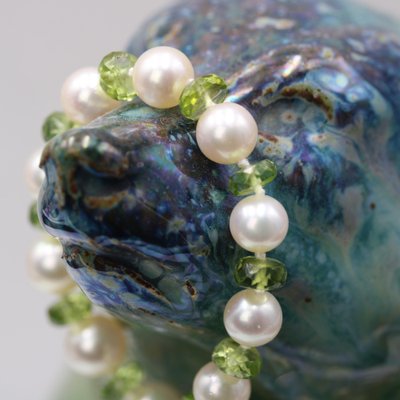 Modern Cultured Pearls Peridots 18 Karat Yellow Gold Clasp Necklace-OLU-1778273