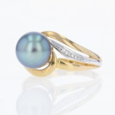 Modern Ring in 18 Karat Yellow Gold with Tahitian Pearl and Diamonds-OLU-1315772