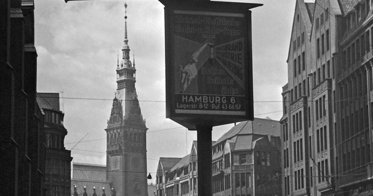 Moenckebergstrasse Cars People City Hall, Hamburg Germany 1938 Printed 2021-DYV-992047