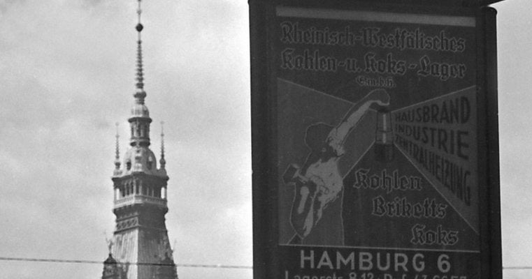 Moenckebergstrasse Cars People City Hall, Hamburg Germany 1938 Printed 2021-DYV-992047