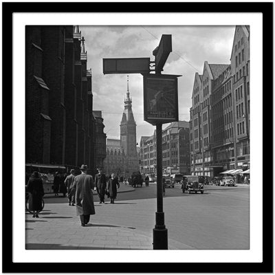 Moenckebergstrasse Cars People City Hall, Hamburg Germany 1938 Printed 2021-DYV-992047