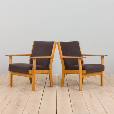 Oak GE 181 Easy Lounge Chairs in Grey Alcantara by Hans J. Wegner for Getama, Denmark, 1970s, Set of 2-UE-1328924