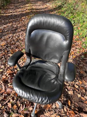 Office Armchair in Leather from Herman Miller-AVC-1452833