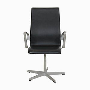 Oxford Chair in Black Leather by Arne Jacobsen-MTD-1800013