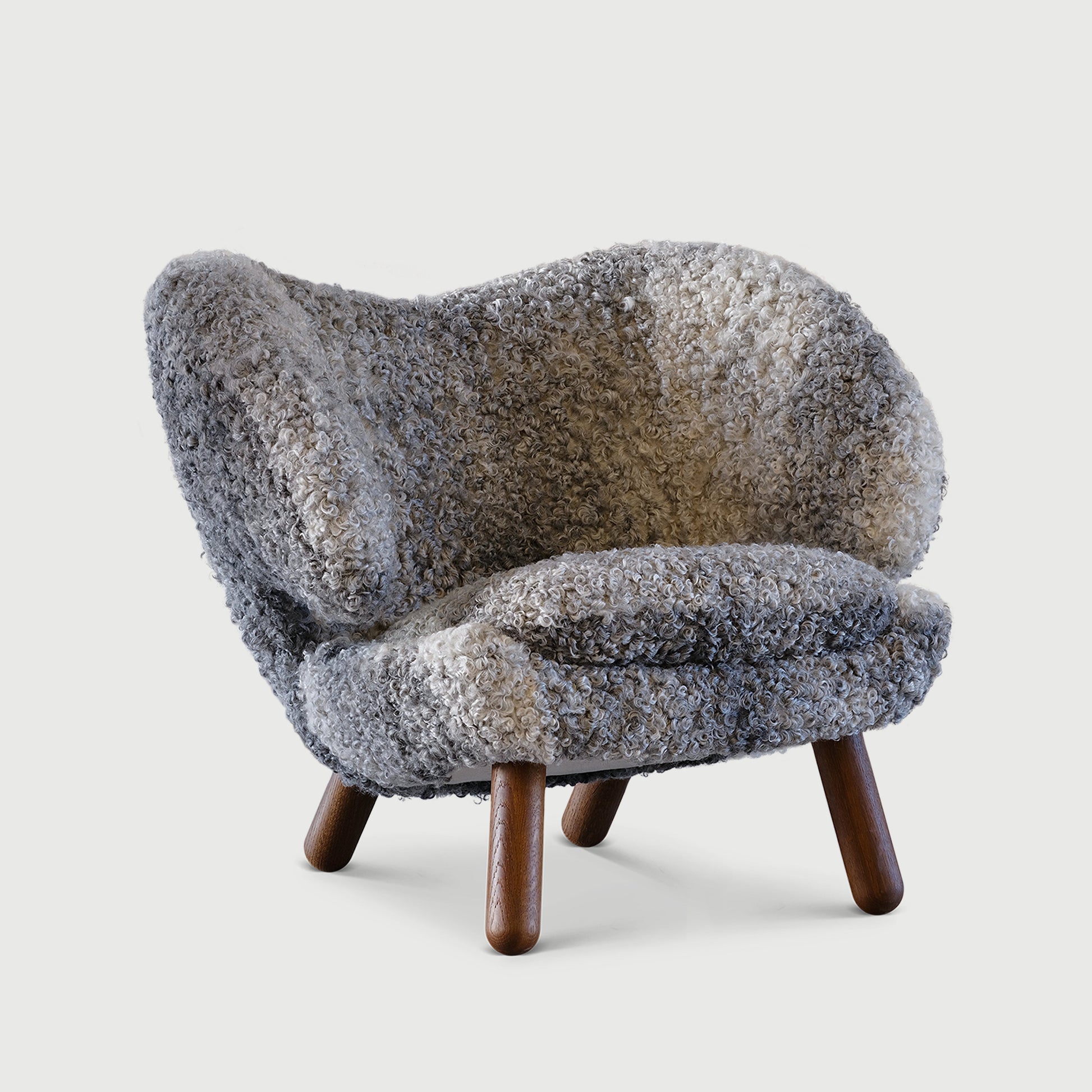 THE PELICAN CHAIR | GOTLAND SHEEPSKIN (Without Buttons) by House of Finn Juhl #Walnut / Sheepskin | Gotland