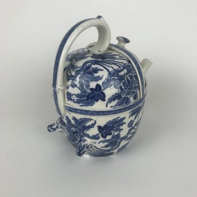 Peony Teapot by Sir Douglas Baillie Hamilton Cochrane for Wedgwood, England, 1900s-YNA-669541