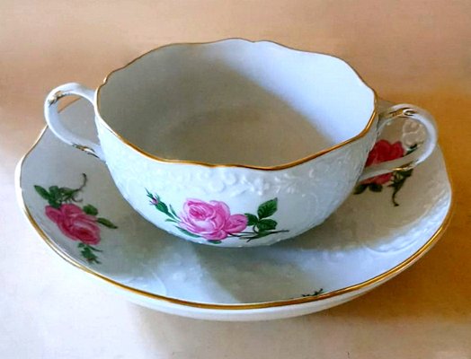 Porcelain Rose Broth Cups & Saucers with Embossed Decorations from Meissen, Set of 24-QRS-1138520