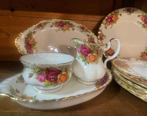 Porcelain Set by Royal Albert, 1960s, Set of 36-UCH-2034378