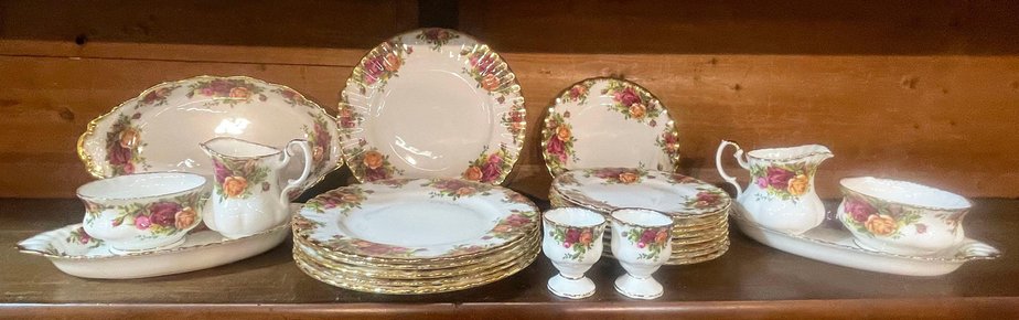 Porcelain Set by Royal Albert, 1960s, Set of 36-UCH-2034378