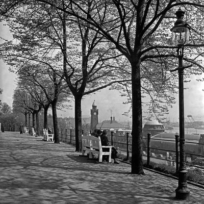 Promenade St. Pauli Landing Bridges Hamburg Viewer, Germany 1938, Printed 2021-DYV-992033