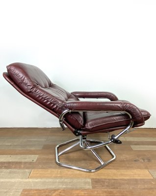 Red Leather and Chrome Armchair-QFU-1749482