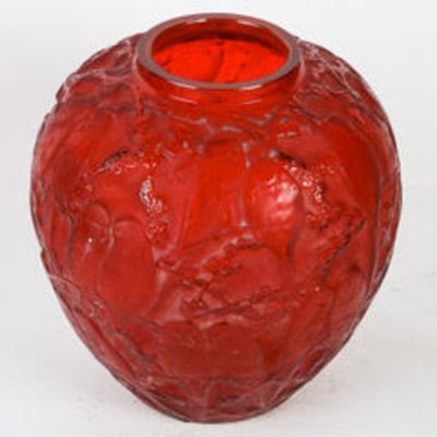 Red Tinted Parakeet Vase by René Lalique, 1919-DFB-1821870