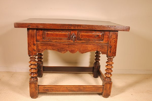 Renaissance Spanish Walnut Occasional Table, 1600s-HPU-1154032