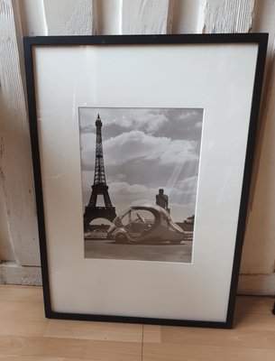 Robert Doisneau, Arzens' Electric Egg in Front of the Eiffel Tower, 1980, Silver Gelatin Print-RJQ-1449774