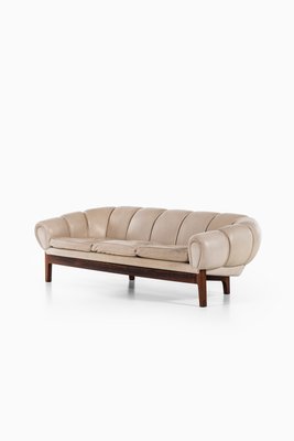 Rosewood Model Croissant Sofa by Illum Wikkelsø, 1950s-SC-554922