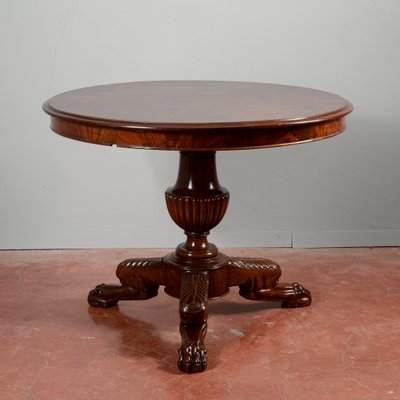 Round Center Table in Walnut with Three Victorian Style Carved Feet-RAQ-2034149