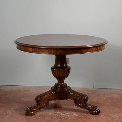 Round Center Table in Walnut with Three Victorian Style Carved Feet-RAQ-2034149