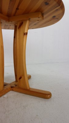 Round Pinewood Dinning Table in the style of Rainer Daumiller, Denmark, 1970s-DT-2026160