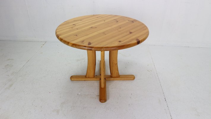 Round Pinewood Dinning Table in the style of Rainer Daumiller, Denmark, 1970s-DT-2026160