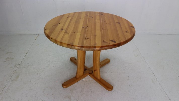 Round Pinewood Dinning Table in the style of Rainer Daumiller, Denmark, 1970s-DT-2026160