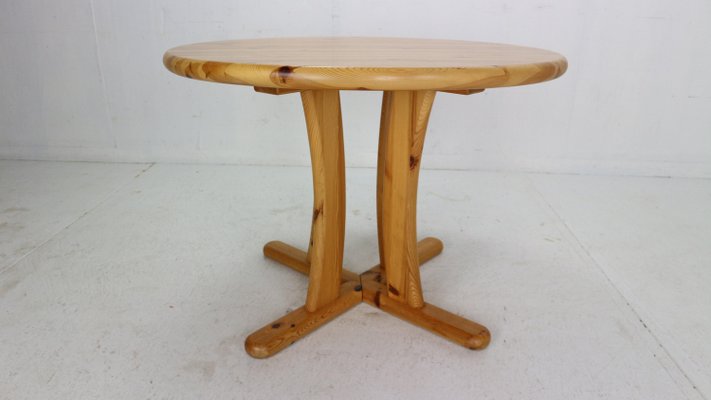 Round Pinewood Dinning Table in the style of Rainer Daumiller, Denmark, 1970s-DT-2026160