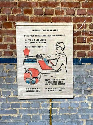 Russian Safety Instructions on Linen Sign-DWL-1347281