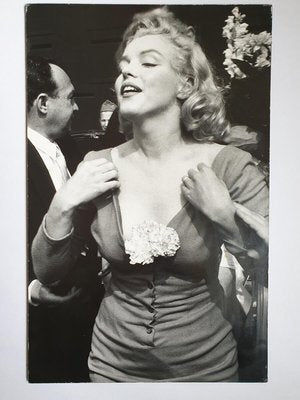 Sam Shaw Marilyn Monroe "Cocktail party during the USA - Israel football match" 1959-ICD-677744