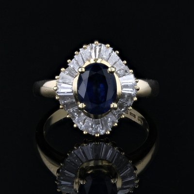 Sapphire Trapeze Cut Diamonds 18 Karat Yellow Gold Ring, 1980s-OLU-2042372