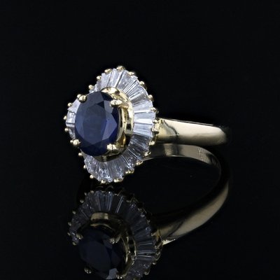 Sapphire Trapeze Cut Diamonds 18 Karat Yellow Gold Ring, 1980s-OLU-2042372