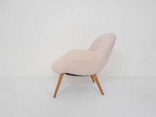 Scandinanvian Modern Lounge Chair in Boucle, Denmark, 1960s-ZO-1297764