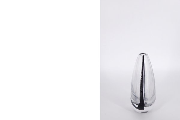 Scandinavian Glass Contour Vase by Vicke Lindstrand for Kosta, 1950s-ZAA-901309