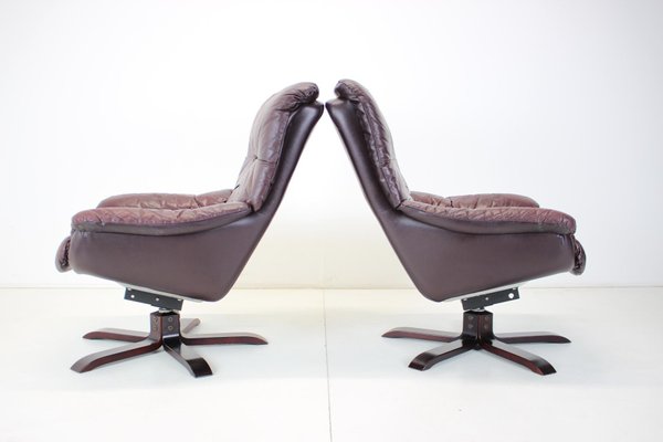 Scandinavian Leather Swivel Chairs with Footrest, 1970s, Finland, Set of 3-TZ-1117898