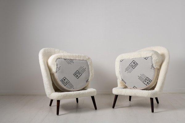 Scandinavian Mid-Century Modern White Sheepskin Lounge Chairs by Arne Norell, Set of 2-MJF-1105114