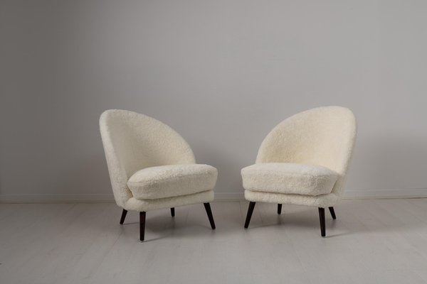 Scandinavian Mid-Century Modern White Sheepskin Lounge Chairs by Arne Norell, Set of 2-MJF-1105114