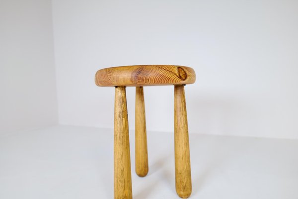 Scandinavian Modern Sculptural Stool Pine, Sweden, 1970s-UYK-1216763