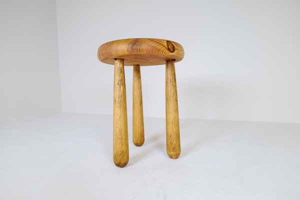 Scandinavian Modern Sculptural Stool Pine, Sweden, 1970s-UYK-1216763