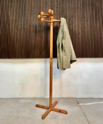 Scandinavian Sculptural Pine Wood Coat Rack with Rotatable Ball-Shaped Hooks, 1970s-JP-1000318