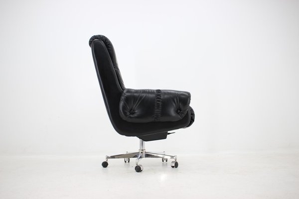 Scandinavian Style Leather Office Swivel Armchair, 1970s-TZ-1232037