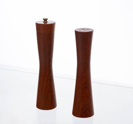 Scandinavian Teak Salt and Pepper Grinders, 1960s, Set of 2-GCG-1104397