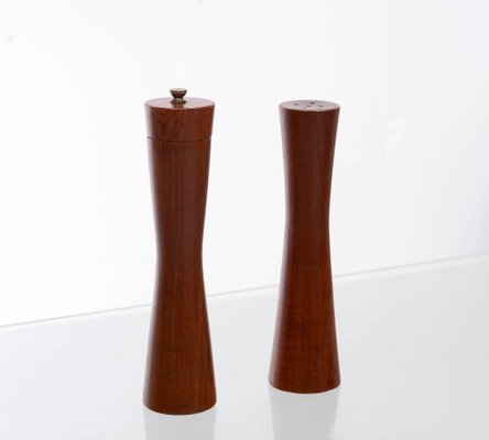 Scandinavian Teak Salt and Pepper Grinders, 1960s, Set of 2-GCG-1104397