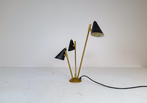 Sculpture Italian Modern Brass and Metal Table Lamp in the style of Stilnovo, 1980s-UYK-1371217