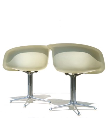 Shell Chairs by Charles & Ray Eames for Herman Miller, 1960s, Set of 2-KGD-255647