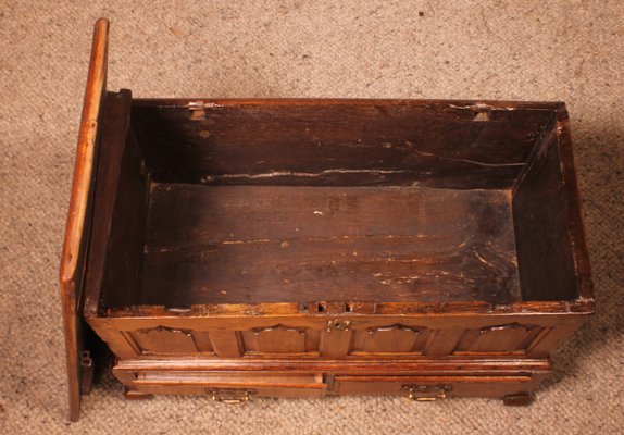 Small 18th Century English Chest in Oak-HPU-1057005